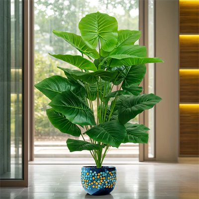 Plante artificielle a l'entres de la maison .