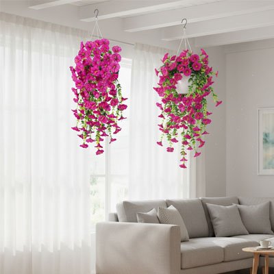 Plante artificielle tombante  accroche une le plafond d'un mure 