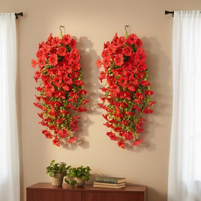 Plante artificielle tombante accroche sur un mure