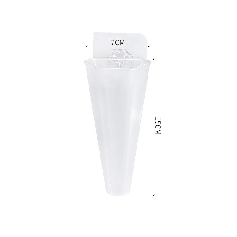 pot de fleur à l'interieur pour  cone transparent.