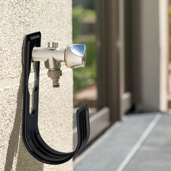 support tuyau arrosage portable dans un robinet de jardin 