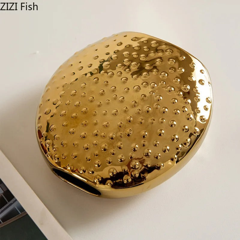 un vase sur la table pour voir la forme